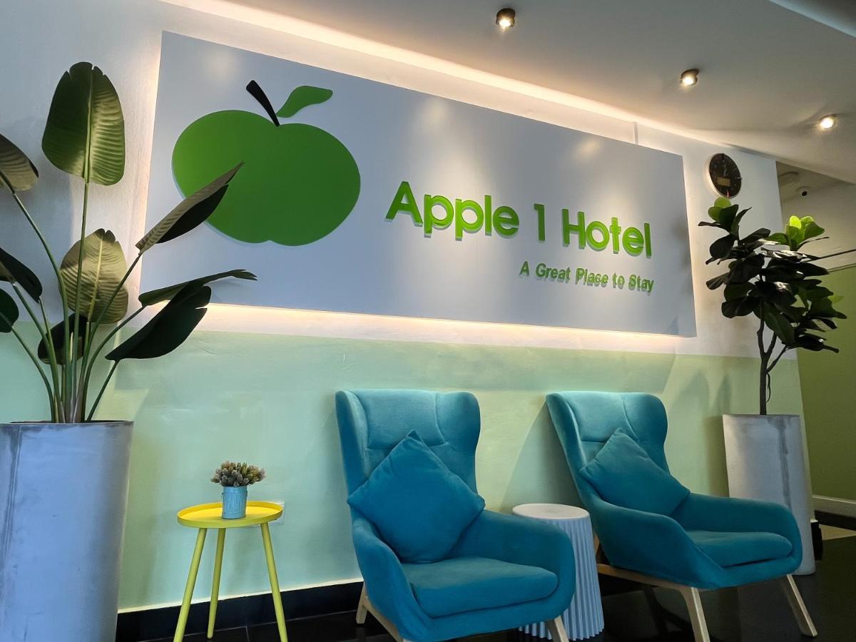 Apple 1 Hotel Queensbay Байан-Лепас Екстер'єр фото