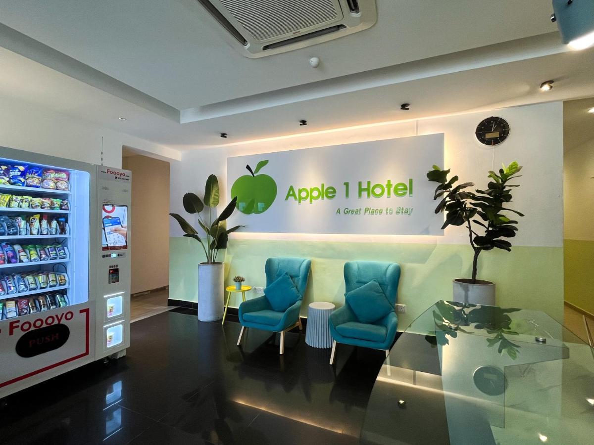 Apple 1 Hotel Queensbay Байан-Лепас Екстер'єр фото